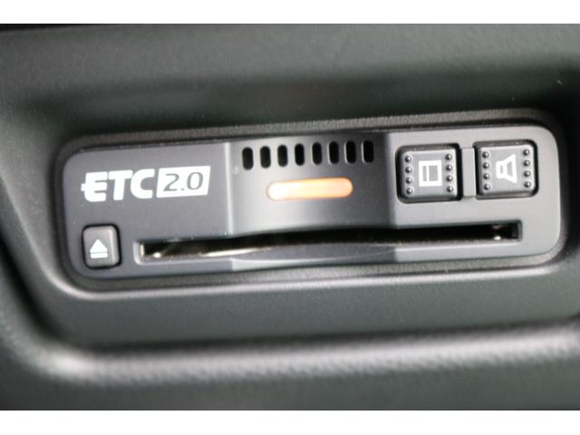 ステップワゴンスパーダ スパーダ・クールスピリットホンダセンシング　レーンキープＡ　ドライブレコーダ　リヤカメラ　スマートキ－　ＵＳＢ　横滑り防止機能　ターボ車　アクティブクルーズ　カーテンエアバック　三列シート　シートＨ　ＬＫＡ　サイドエアバック　地ＴＶ　ナビ＆ＴＶ（18枚目）