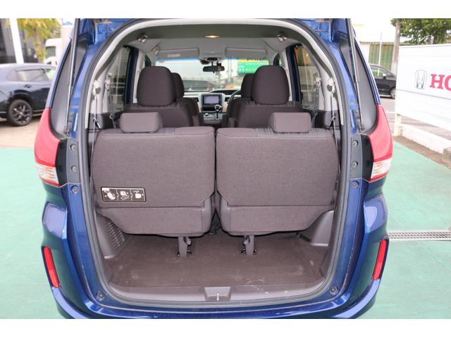 フリード G・ホンダセンシング Fセグ 追突被害軽減ブレーキ 電格ドアミラー Wエアバッグ パワーウィンドウ 車線逸脱警報システム 1オ-ナ- アクティブクルーズコントロール スマートキ カーテンエアバッグ(24枚目)