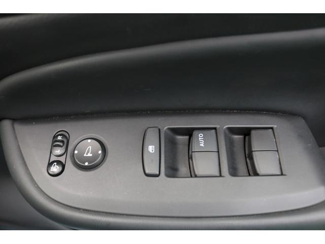 フィット ホーム　オートマチックハイビーム　衝突軽減ブレーキ　レーンキープアシスト　電動格納ドアミラー　ワンオーナー　リアカメ　ＬＥＤライト　フルセグＴＶ　ドラレコ　記録簿付　エアバッグ　スマ－トキ－　ＤＶＤ（18枚目）