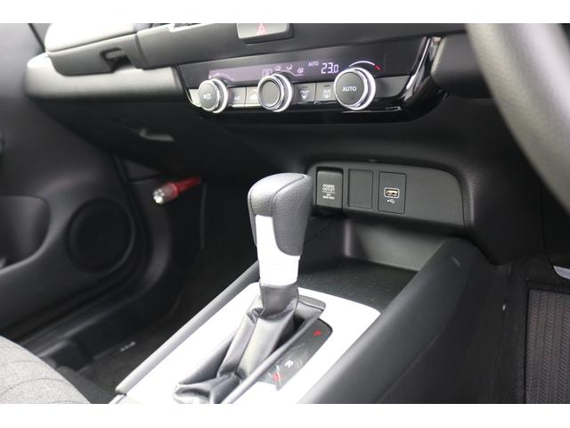 フィット ホーム　オートマチックハイビーム　衝突軽減ブレーキ　レーンキープアシスト　電動格納ドアミラー　ワンオーナー　リアカメ　ＬＥＤライト　フルセグＴＶ　ドラレコ　記録簿付　エアバッグ　スマ－トキ－　ＤＶＤ（22枚目）