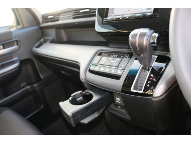 ステップワゴンスパーダ スパーダホンダセンシング LKA 助手席エアバッグ ワンオーナ- Wパワスラ 記録簿有 地デジ サイドエアバッグ ベンチシート LEDライト 電動格納ドアミラー 横滑り防止システム オートエアコン(24枚目)