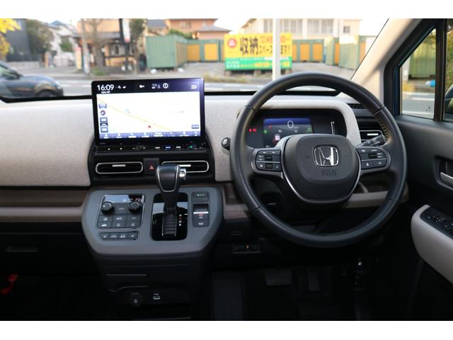 フリード e:HEVエアーEX 360°カメラ 衝突軽減システム オートマチックハイビーム 横滑り防止装置 クルーズコントロール サイドカーテンエアバック LEDランプ フルセグTV レーンキープ ETC装備(10枚目)