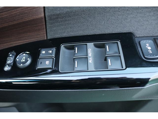 オデッセイ アブソルート・ＥＸ　整備記録簿　ＬＫＡＳ　シ－トヒ－タ－　バックモニター　フロントカメラ　スマ－トキ－　３列シート　ＤＶＤ再生　サイドカメラ　オートクルーズコントロール　パワーウィンドウ　エアバック（18枚目）