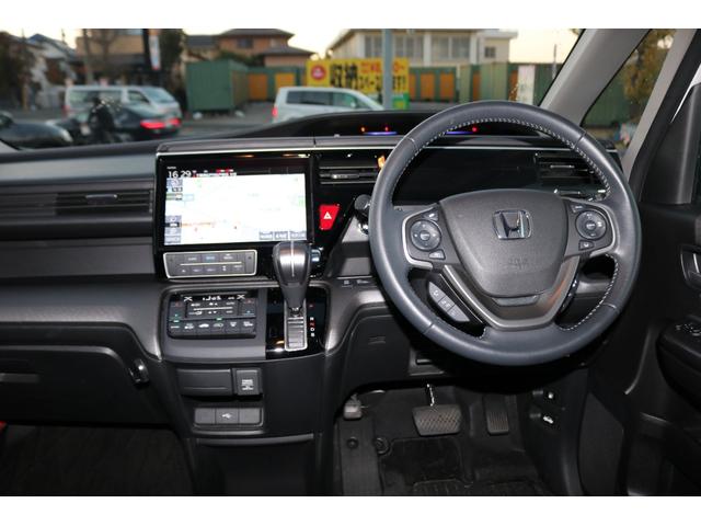 ステップワゴンスパーダ スパーダホンダセンシング LKA 助手席エアバッグ ワンオーナ- Wパワスラ 記録簿有 地デジ サイドエアバッグ LEDライト 電動格納ドアミラー 横滑り防止システム オートエアコン リアカメラ(10枚目)