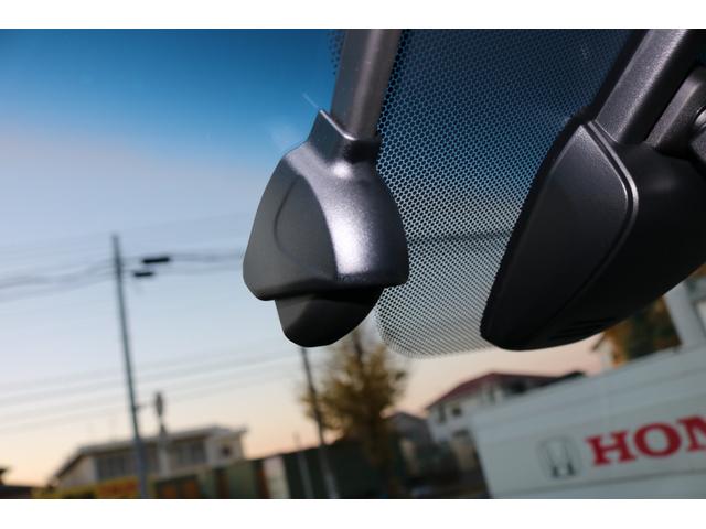 ステップワゴンスパーダ スパーダホンダセンシング LKA 助手席エアバッグ ワンオーナ- Wパワスラ 記録簿有 地デジ サイドエアバッグ LEDライト 電動格納ドアミラー 横滑り防止システム オートエアコン リアカメラ(16枚目)