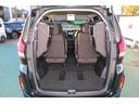 リヤシートは簡単に倒すことが出来るのでラゲッジルームも広がります。レジャーにお仕事に大活躍ですね!