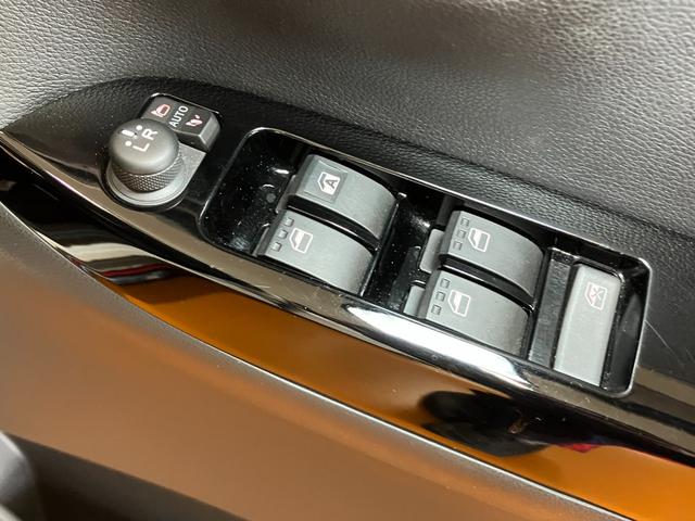 電動格納ミラー、パワーウインドウ