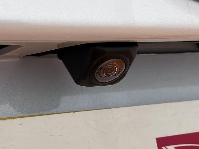 純正ナビと連動するバックカメラ付