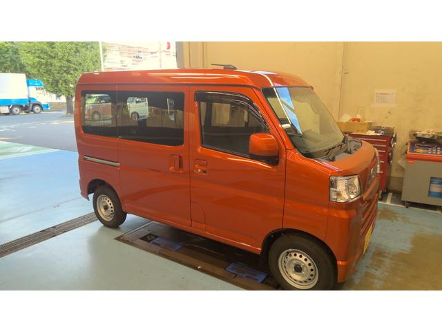 ハイゼットカーゴ ＤＸ　４ＷＤ　サポカーＳワイド適合　ディスプレイオーディオ　アクセサリーソケット　Ｐスタート　コーナーセンサー　アイドリングストップ　ステアリングスイッチ　ＵＳＢ接続端子　電動格納ミラー　キーフリー（7枚目）