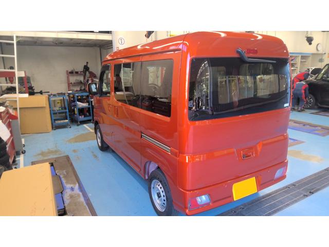 ハイゼットカーゴ ＤＸ　４ＷＤ　サポカーＳワイド適合　ディスプレイオーディオ　アクセサリーソケット　Ｐスタート　コーナーセンサー　アイドリングストップ　ステアリングスイッチ　ＵＳＢ接続端子　電動格納ミラー　キーフリー（8枚目）