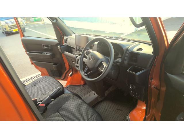 ハイゼットカーゴ ＤＸ　４ＷＤ　サポカーＳワイド適合　ディスプレイオーディオ　アクセサリーソケット　Ｐスタート　コーナーセンサー　アイドリングストップ　ステアリングスイッチ　ＵＳＢ接続端子　電動格納ミラー　キーフリー（20枚目）