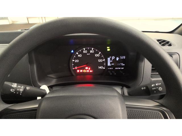 ハイゼットカーゴ ＤＸ　サポカーＳワイド適合　ラジオ　エアコン　アクセサリーソケット　コーナーセンサー　アイドリングストップ　光軸調整ダイヤル　横滑り防止機能　誤発進抑制機能　パワーウインドウ　キーレス（12枚目）