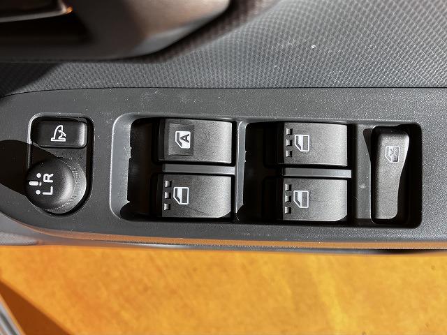 ミライース X SAIII サポカーSワイド適合 エアコン Bカメラ コーナーセンサー 光軸調整ダイヤル オートハイビーム アイドリングストップ 横滑り防止機能 誤発進抑制機能 電動格納ミラー パワーウインドウ キーレス(16枚目)