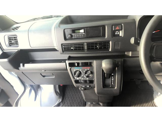 ハイゼットカーゴ DX サポカーSワイド適合 ラジオ エアコン アクセサリーソケット コーナーセンサー アイドリングストップ 光軸調整ダイヤル 横滑り防止機能 誤発進抑制機能 パワーウインドウ キーレス(12枚目)