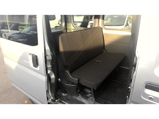 ハイゼットカーゴ DX サポカーSワイド適合 ラジオ エアコン アクセサリーソケット コーナーセンサー アイドリングストップ 光軸調整ダイヤル 横滑り防止機能 誤発進抑制機能 パワーウインドウ キーレス(18枚目)