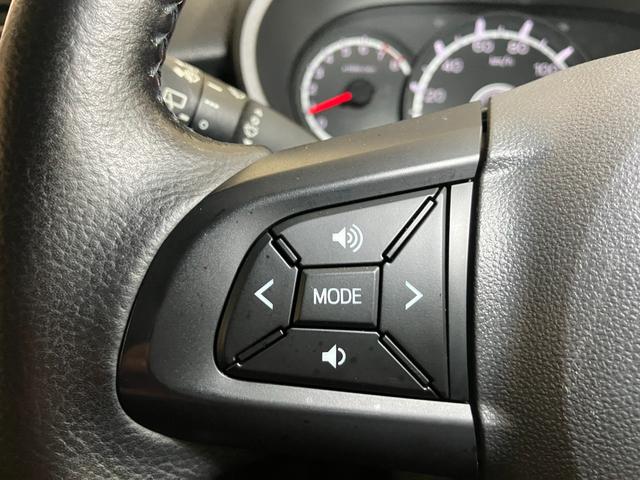 ムーヴ Xターボ SA 4WD スマアシ Bカメラ ステアリングスイッチ オートエアコン Pスタート エコアイドル 横滑り防止機能 誤発進抑制機能 光軸調整ダイヤル 電動格納ミラー キーフリー(17枚目)