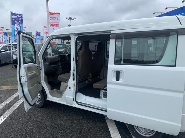 PA ハイルーフ仕様 禁煙車 集中ドアロック 最大積載量350キロ エアコン パワステ AM/FMラジオ スタッドレスタイヤ 夏タイヤ4本車載 ドリンクホルダー(18枚目)