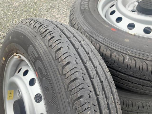 PA ハイルーフ仕様 禁煙車 集中ドアロック 最大積載量350キロ エアコン パワステ AM/FMラジオ スタッドレスタイヤ 夏タイヤ4本車載 ドリンクホルダー(35枚目)