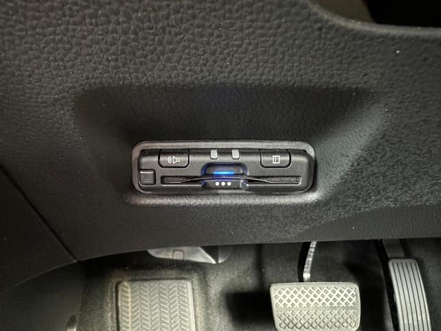 ベーシック 禁煙 1オーナー 新品ナビ取付 フルセグTV Bluetooth ETC スマートキー プッシュスタート スペアキー有 ウィンカーミラー オートライト ヘッドライトレベライザー 取説・保証書有(28枚目)