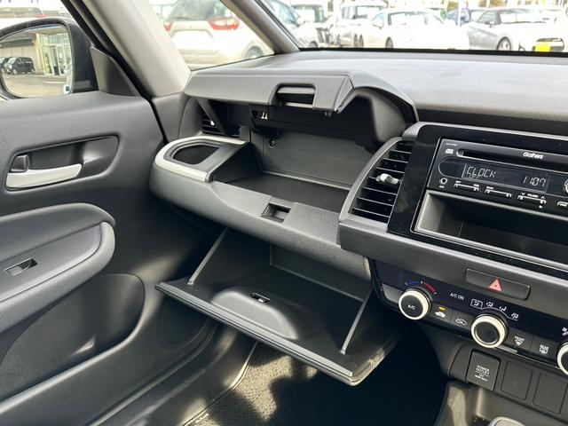 ベーシック 禁煙 1オーナー 新品ナビ取付 フルセグTV Bluetooth ETC スマートキー プッシュスタート スペアキー有 ウィンカーミラー オートライト ヘッドライトレベライザー 取説・保証書有(34枚目)