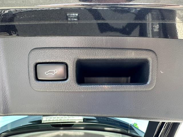 NX300h Iパッケージ レクサスセーフティ+ 禁煙 4WD 1オーナー キャリア SDナビ 3眼LEDヘッドライト フルセグTV Bluetooth ETC2.0 ドラレコ サイド・バックカメラヒーター付電動レザーシート 電動リアゲート(30枚目)