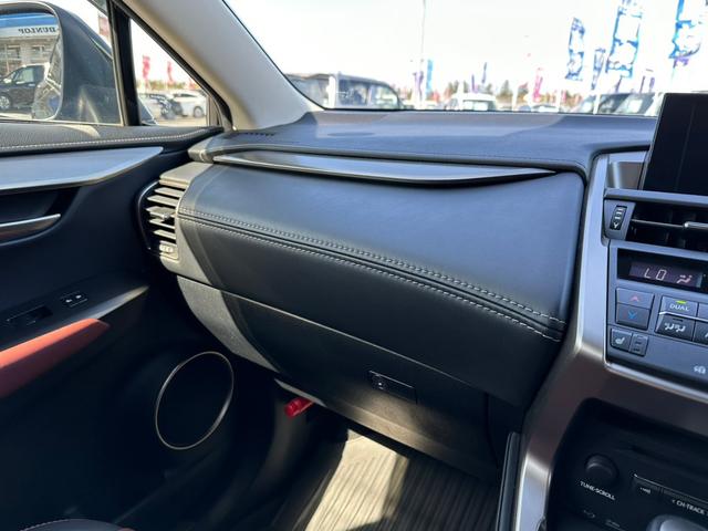 NX300h Iパッケージ レクサスセーフティ+ 禁煙 4WD 1オーナー キャリア SDナビ 3眼LEDヘッドライト フルセグTV Bluetooth ETC2.0 ドラレコ サイド・バックカメラヒーター付電動レザーシート 電動リアゲート(33枚目)