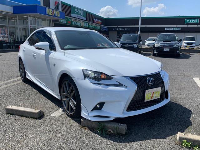 IS300h Fスポーツ TRDフルエアロ+4本出しマフラー 禁煙 1オーナー プリクラッシュセーフティ Fスポーツ専用本革スポーツシート SDナビ LDA AHB レーダークルコン フルセグTV Bluetooth バックカメラ ETC2.0 ベンチレーション(6枚目)