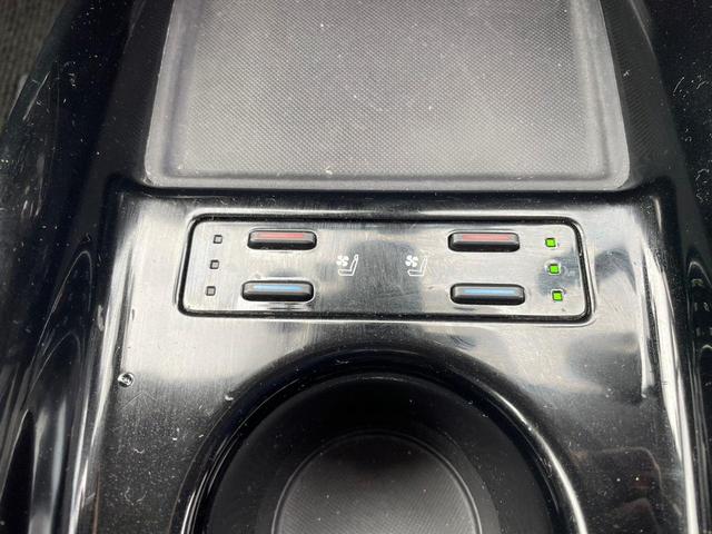Aプレミアム LED付フルエアロ トヨタセーフティセンス 禁煙 後期型 9インチSDナビ BSM HUD フルセグTV Bluetooth バックカメラ ETC ドラレコ パーキングアシスト 温冷付電動黒革シート AC100V電源 レーダークルコン LED(25枚目)