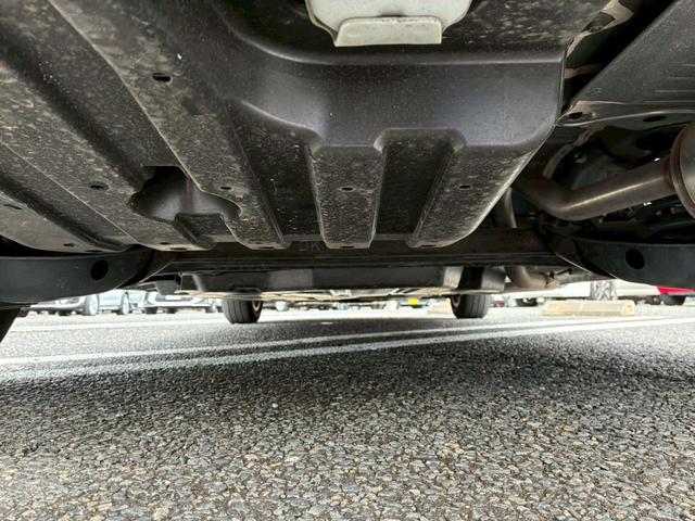 フリード Ｇブラックスタイル　買取直販車　禁煙　６人乗り　ワンオーナー　純正９インチナビ　バックカメラ　フルセグ　Ｂｌｕｅｔｏｏｔｈ　レザー調シートカバー　ホンダセンシング　シートヒーター　両側電動スライドドア　ＥＴＣ　ドラレコ（23枚目）