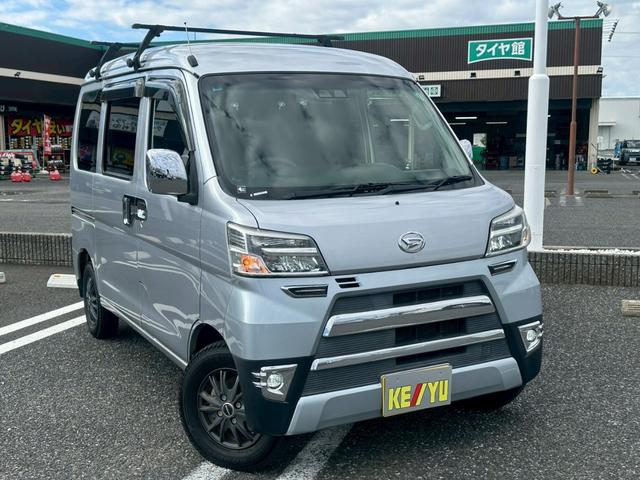 ハイゼットカーゴ ＤＸ　ＳＡＩＩＩ【下取直販】【５速ＭＴ】　衝突被害軽減　車線逸脱警告　社外９型ディスプレイオーディオ　Ｂｌｕｅｔｏｏｔｈ　カープレイ　バックカメラ　ＬＥＤライト　フォグランプ　オートハイビーム　キーレス　ＥＴＣ　オーバーヘッドコンソール（6枚目）