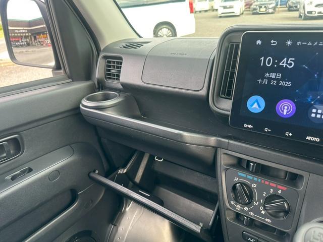 ハイゼットカーゴ ＤＸ　ＳＡＩＩＩ【下取直販】【５速ＭＴ】　衝突被害軽減　車線逸脱警告　社外９型ディスプレイオーディオ　Ｂｌｕｅｔｏｏｔｈ　カープレイ　バックカメラ　ＬＥＤライト　フォグランプ　オートハイビーム　キーレス　ＥＴＣ　オーバーヘッドコンソール（34枚目）