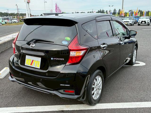 ノート e-パワー X【レンタアップ】【禁煙】 衝突被害軽減 車線逸脱警告 純正ナビ CD録音 DVD再生 フルセグ Bluetooth 全方位カメラ デジタルインナーミラー ETC LEDライト フォグ コーナーセンサー スマートキー 社外アルミ(6枚目)