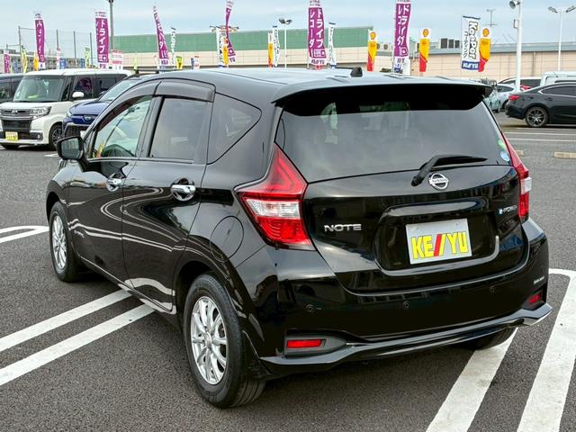 ノート e-パワー X【レンタアップ】【禁煙】 衝突被害軽減 車線逸脱警告 純正ナビ CD録音 DVD再生 フルセグ Bluetooth 全方位カメラ デジタルインナーミラー ETC LEDライト フォグ コーナーセンサー スマートキー 社外アルミ(8枚目)