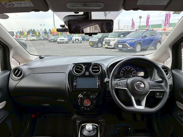 ノート e-パワー X【レンタアップ】【禁煙】 衝突被害軽減 車線逸脱警告 純正ナビ CD録音 DVD再生 フルセグ Bluetooth 全方位カメラ デジタルインナーミラー ETC LEDライト フォグ コーナーセンサー スマートキー 社外アルミ(11枚目)