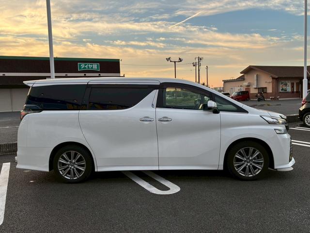 ヴェルファイア 2.5Z Aエディション ゴールデンアイズ【禁煙】 純正9型ナビ CD録音 DVD再生 フルセグTV Bluetooth 後席モニター バックカメラ ETC LEDライト フォグ 両側電動スライド 電動リアゲート コーナーセンサー クルーズコントロール(5枚目)