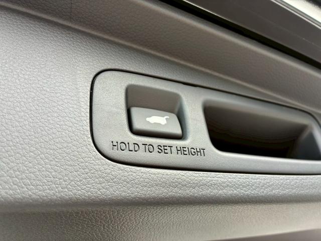 ステップワゴン e:HEVスパーダ【ホンダセンシング】 11.4型ナビ&15.6型後席モニター 後退出庫サポート 全方位カメラ Bluetooth 両側電動スライド 電動リアゲート コーナーセンサー パドルシフト LEDライト フォグ アダプティブクルコン(35枚目)