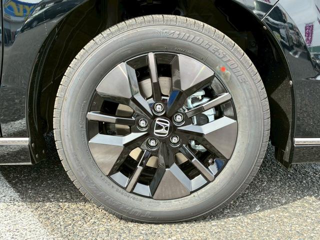 ステップワゴン e:HEVスパーダ【ホンダセンシング】 11.4型ナビ&15.6型後席モニター 後退出庫サポート 全方位カメラ Bluetooth 両側電動スライド 電動リアゲート コーナーセンサー パドルシフト LEDライト フォグ アダプティブクルコン(41枚目)