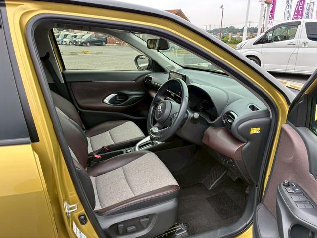 ヤリスクロス ハイブリッドZ【4WD】【下取直販】 衝突被害軽減 車線逸脱警告 アダプティブクルコン 純正9型ディスプレイ フルセグ Bluetooth AC1500W バックカメラ ETC LEDライト コーナーセンサー 電動ハーフレザーシート 禁煙(12枚目)