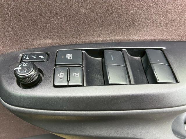 ヤリスクロス ハイブリッドZ【4WD】【下取直販】 衝突被害軽減 車線逸脱警告 アダプティブクルコン 純正9型ディスプレイ フルセグ Bluetooth AC1500W バックカメラ ETC LEDライト コーナーセンサー 電動ハーフレザーシート 禁煙(25枚目)