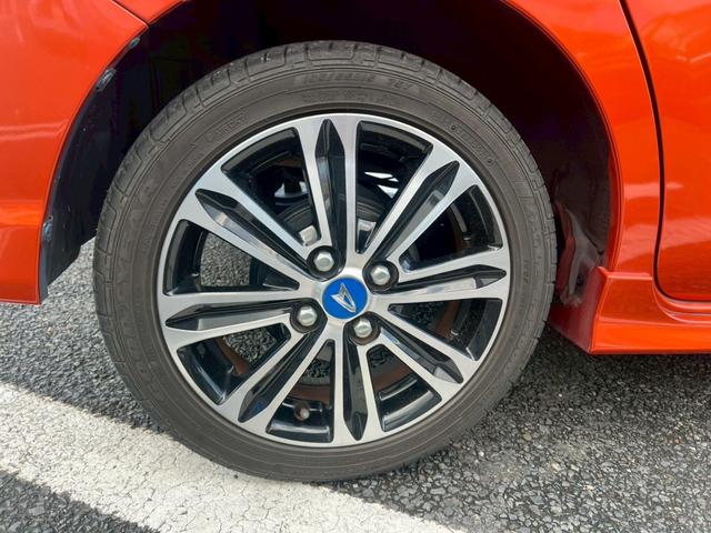 タント カスタムＲＳ　トップエディションＳＡＩＩ【ターボ】【禁煙】　衝突被害軽減　車線逸脱警告　純正８型ナビ　ＣＤ／ＤＶＤ再生　フルセグＴＶ　Ｂｌｕｅｔｏｏｔｈ　バックカメラ　ＬＥＤライト　ＥＴＣ　両側電動スライド　アイドリングストップ　ハーフレザーシート　純正アルミ（15枚目）