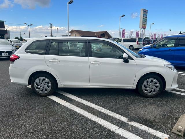 カローラフィールダー ハイブリッド　ＥＸ　衝突被害軽減　車線逸脱警告　社外ナビ　Ｂｌｕｅｔｏｏｔｈ　バックカメラ　コーナーセンサー　スマートキー　プッシュスタート　ＥＴＣ　電動格納ミラー　ウィンカーミラー　８エアバック　オートＡ／Ｃ　禁煙（11枚目）