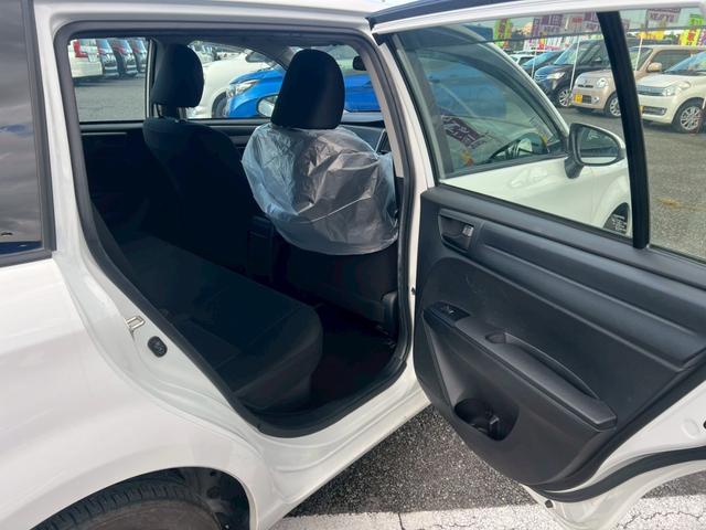 カローラフィールダー ハイブリッド　ＥＸ　衝突被害軽減　車線逸脱警告　社外ナビ　Ｂｌｕｅｔｏｏｔｈ　バックカメラ　コーナーセンサー　スマートキー　プッシュスタート　ＥＴＣ　電動格納ミラー　ウィンカーミラー　８エアバック　オートＡ／Ｃ　禁煙（21枚目）