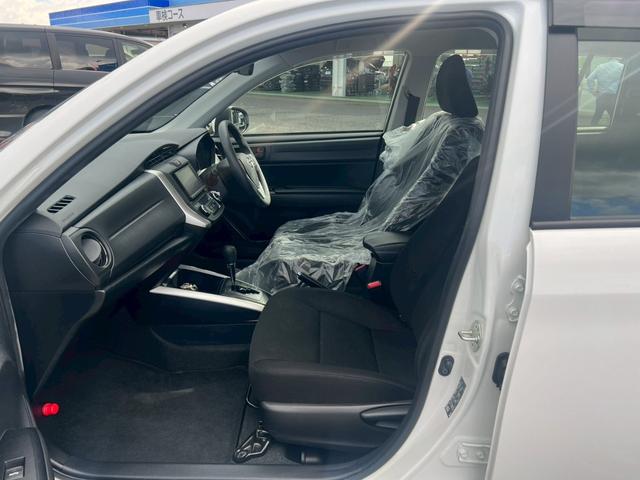 カローラフィールダー ハイブリッド　ＥＸ　衝突被害軽減　車線逸脱警告　社外ナビ　Ｂｌｕｅｔｏｏｔｈ　バックカメラ　コーナーセンサー　スマートキー　プッシュスタート　ＥＴＣ　電動格納ミラー　ウィンカーミラー　８エアバック　オートＡ／Ｃ　禁煙（23枚目）