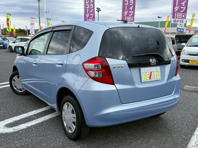 フィット G【買取直販】 社外メモリーナビ CD再生 ワンセグTV ヘッドライトレベライザー ETC 電動格納ミラー ミラーウィンカー キーレスエントリー オートA/C Wエアバック 禁煙(13枚目)