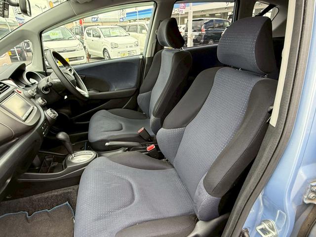 フィット G【買取直販】 社外メモリーナビ CD再生 ワンセグTV ヘッドライトレベライザー ETC 電動格納ミラー ミラーウィンカー キーレスエントリー オートA/C Wエアバック 禁煙(15枚目)