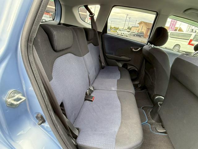 フィット G【買取直販】 社外メモリーナビ CD再生 ワンセグTV ヘッドライトレベライザー ETC 電動格納ミラー ミラーウィンカー キーレスエントリー オートA/C Wエアバック 禁煙(19枚目)