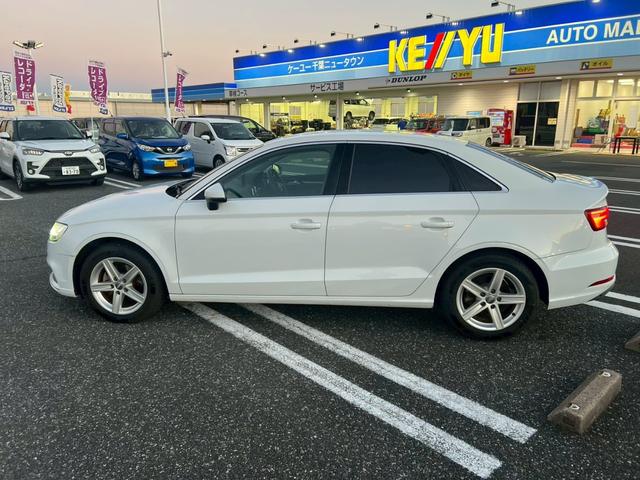 Ａ３セダン １．４ＴＦＳＩ【下取直販】【禁煙】　純正ナビ　ＣＤ／ＤＶＤ再生　フルセグＴＶ　Ｂｌｕｅｔｏｏｔｈ　バックカメラ　ＥＴＣ　ＨＩＤライト　スマートキー　プッシュスタート　クルーズコントロール　コーナーセンサー　電格ミラー　ウィンカーミラー（15枚目）