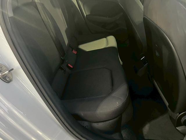 Ａ３セダン １．４ＴＦＳＩ【下取直販】【禁煙】　純正ナビ　ＣＤ／ＤＶＤ再生　フルセグＴＶ　Ｂｌｕｅｔｏｏｔｈ　バックカメラ　ＥＴＣ　ＨＩＤライト　スマートキー　プッシュスタート　クルーズコントロール　コーナーセンサー　電格ミラー　ウィンカーミラー（26枚目）