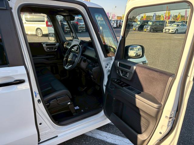 Ｎ－ＢＯＸカスタム Ｌターボ　スタイル＋ブラック　禁煙　両側電動スライドドア　ホンダセンシング　車線逸脱警告　純正８型地デジナビ　バックカメラ　Ｂｌｕｅｔｏｏｔｈ　ＵＳＢ　ＬＥＤオートライト　追従クルコン　半革シート　シートヒーター　パドルシフト　純正アルミ　スペアキー　保証書（16枚目）