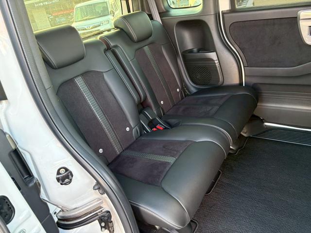 Ｎ－ＢＯＸカスタム Ｌターボ　スタイル＋ブラック　禁煙　両側電動スライドドア　ホンダセンシング　車線逸脱警告　純正８型地デジナビ　バックカメラ　Ｂｌｕｅｔｏｏｔｈ　ＵＳＢ　ＬＥＤオートライト　追従クルコン　半革シート　シートヒーター　パドルシフト　純正アルミ　スペアキー　保証書（19枚目）